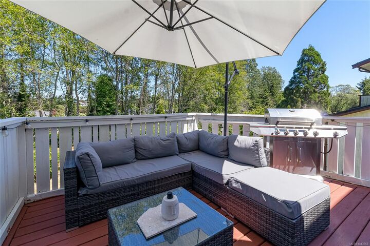 Property Photo: 840 Ankathem Pl BC V9B 5J4