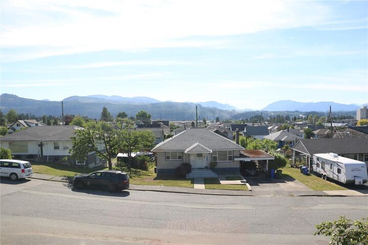 Property Photo: 3729 17th Ave BC V9Y 5G4