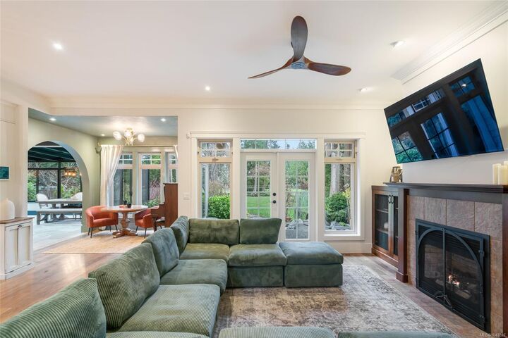 Property Photo: 531 Yambury Rd BC V9K 1C5