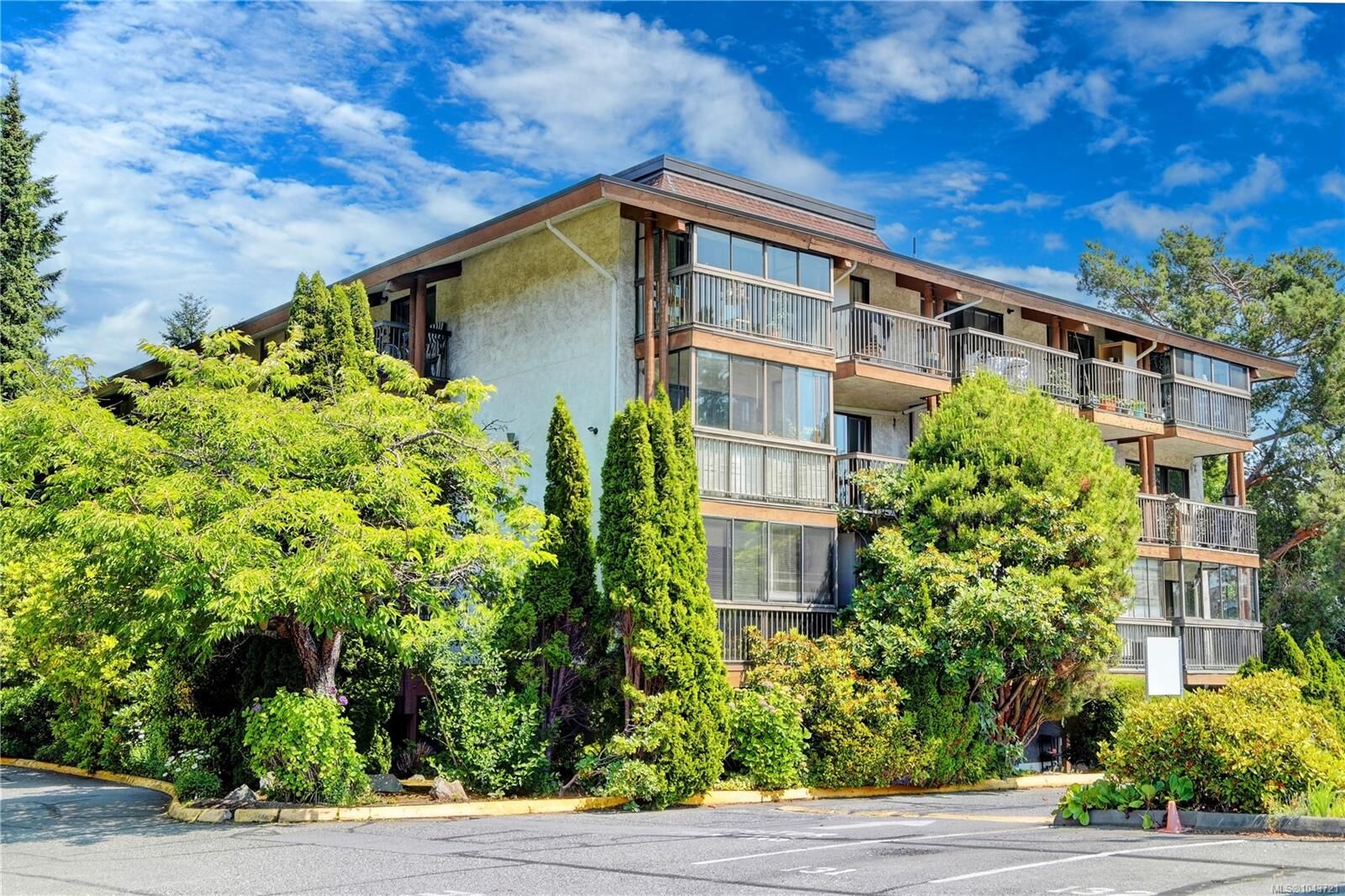 Property Photo: 1009 McKenzie Ave #304 BC V8X 4B1