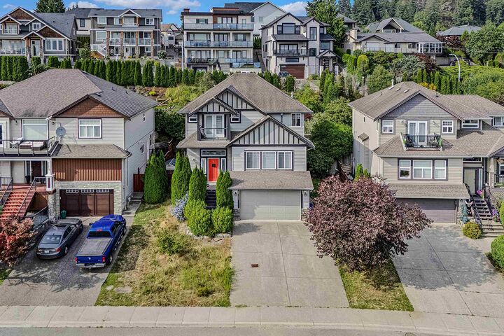 Property Photo: 33821 Grewall Crescent BC V2V 7B6