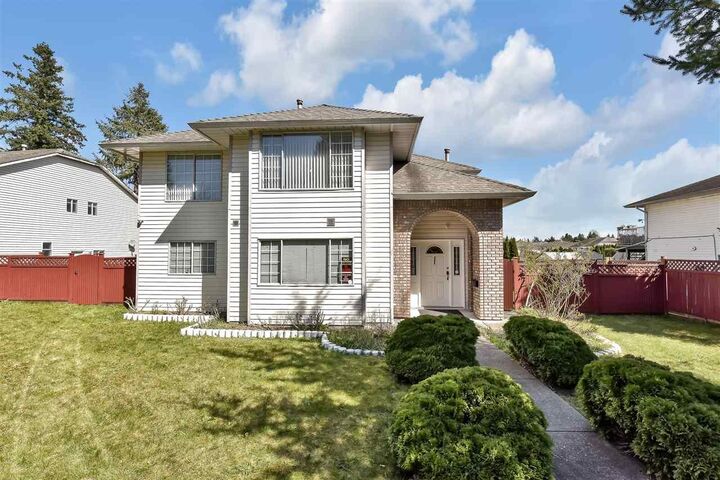 9256 152 Street — photo 1
