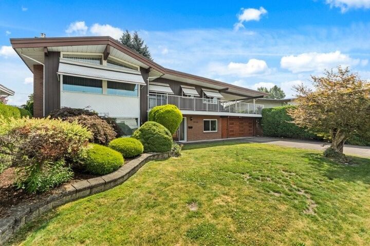 9758 Linwood Street — photo 1
