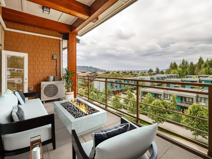 Property Photo: 3602 Aldercrest Drive 506 BC V7G 0A2