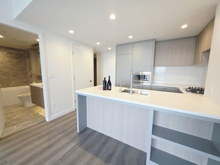 Property Photo: 6608 Sussex Avenue 1909 BC V5H 0M3