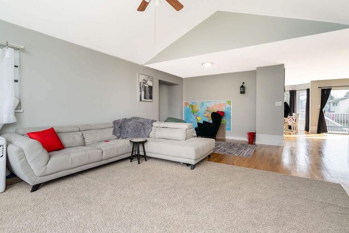 Property Photo: 32958 Harwood Place BC V2S 7C2
