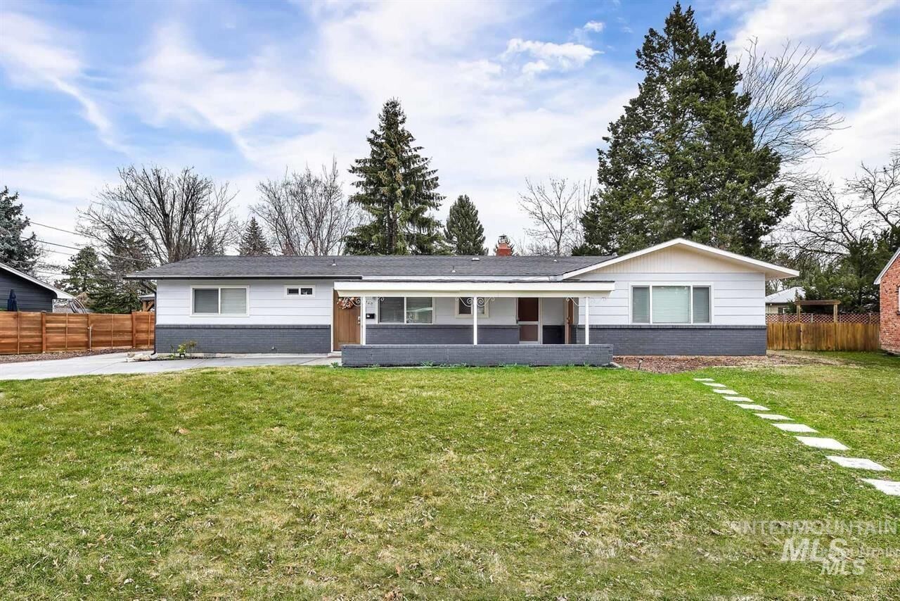 Property Photo: 220 N Owyhee Street ID 83706
