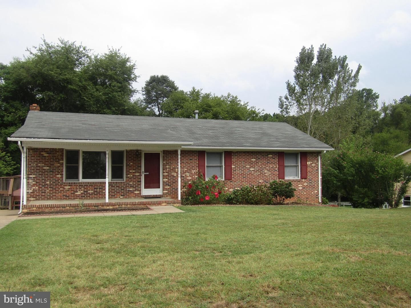 Property Photo: 905 Dewberry Drive VA 22407
