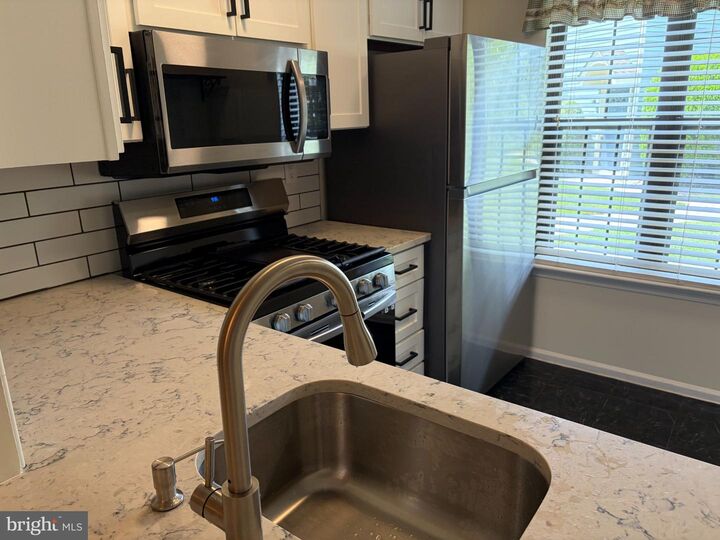 Property Photo:  189 Collin Court 189  NJ 08054 