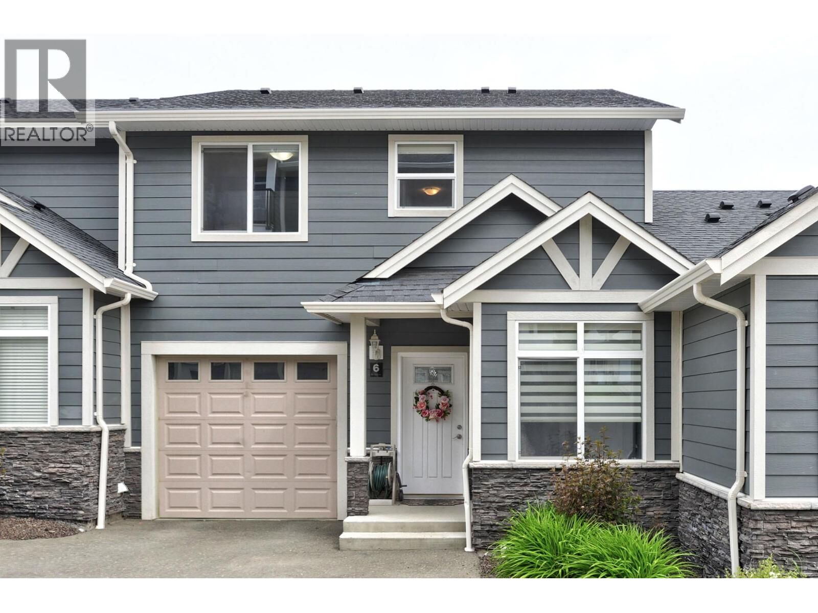 Property Photo: 738 Dunrobin Drive 6 BC V1S 0B9
