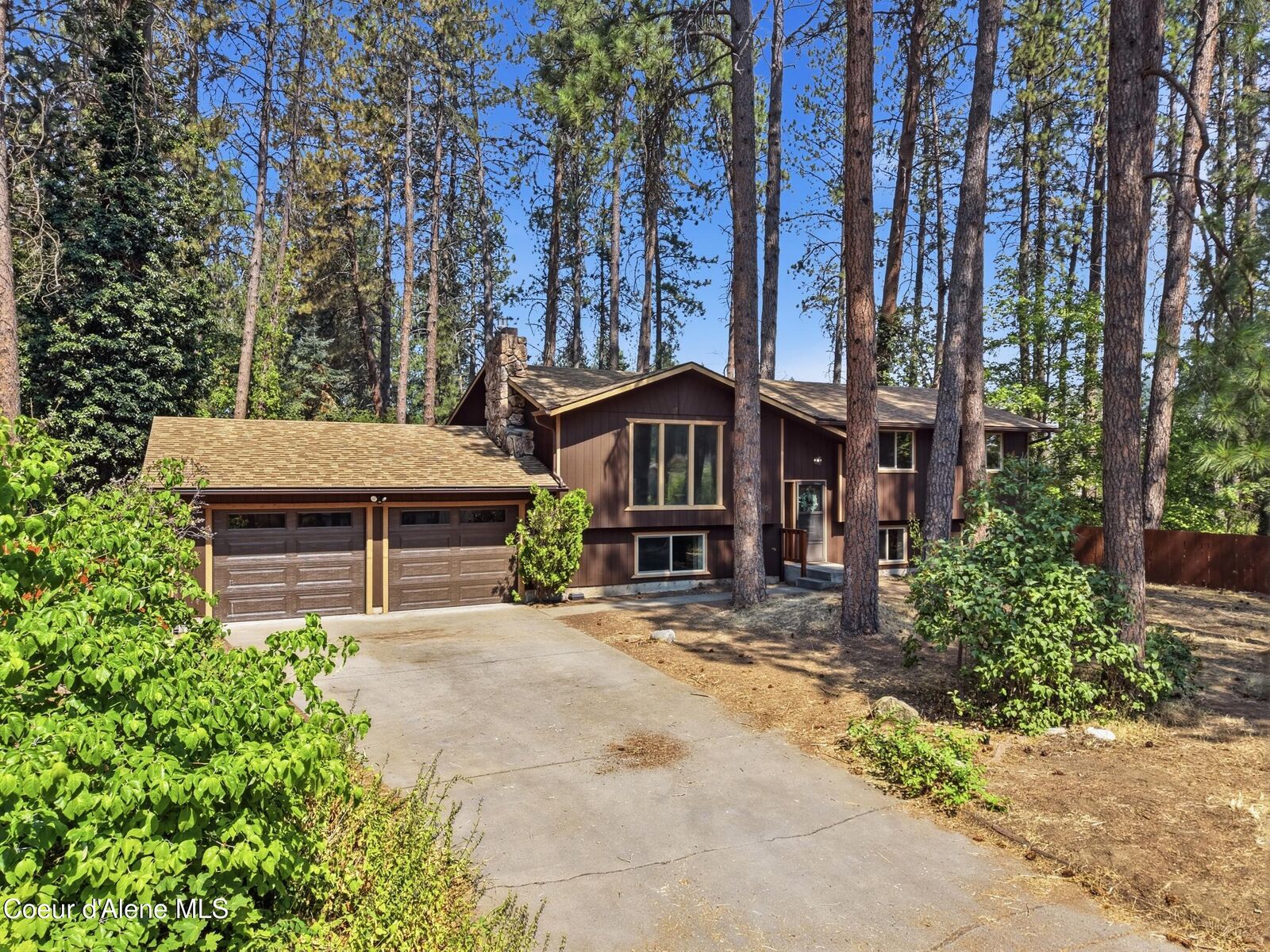 Property Photo:  200 S Cottonwood Ct  ID 83854 