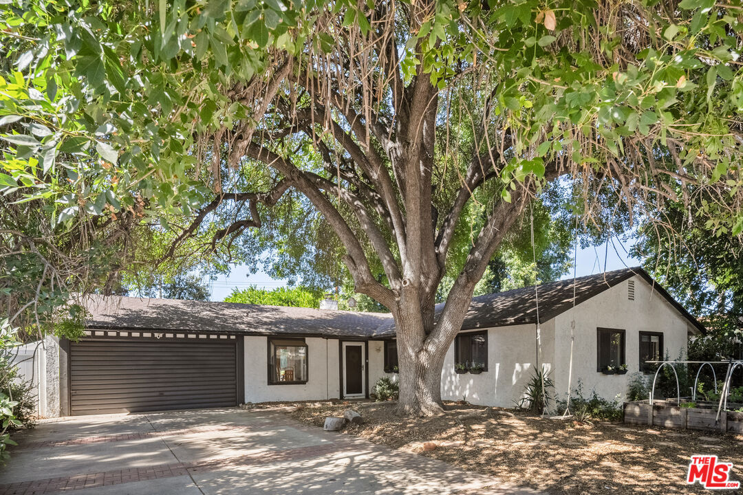 Property Photo: 22245 Leadwell St CA 91303