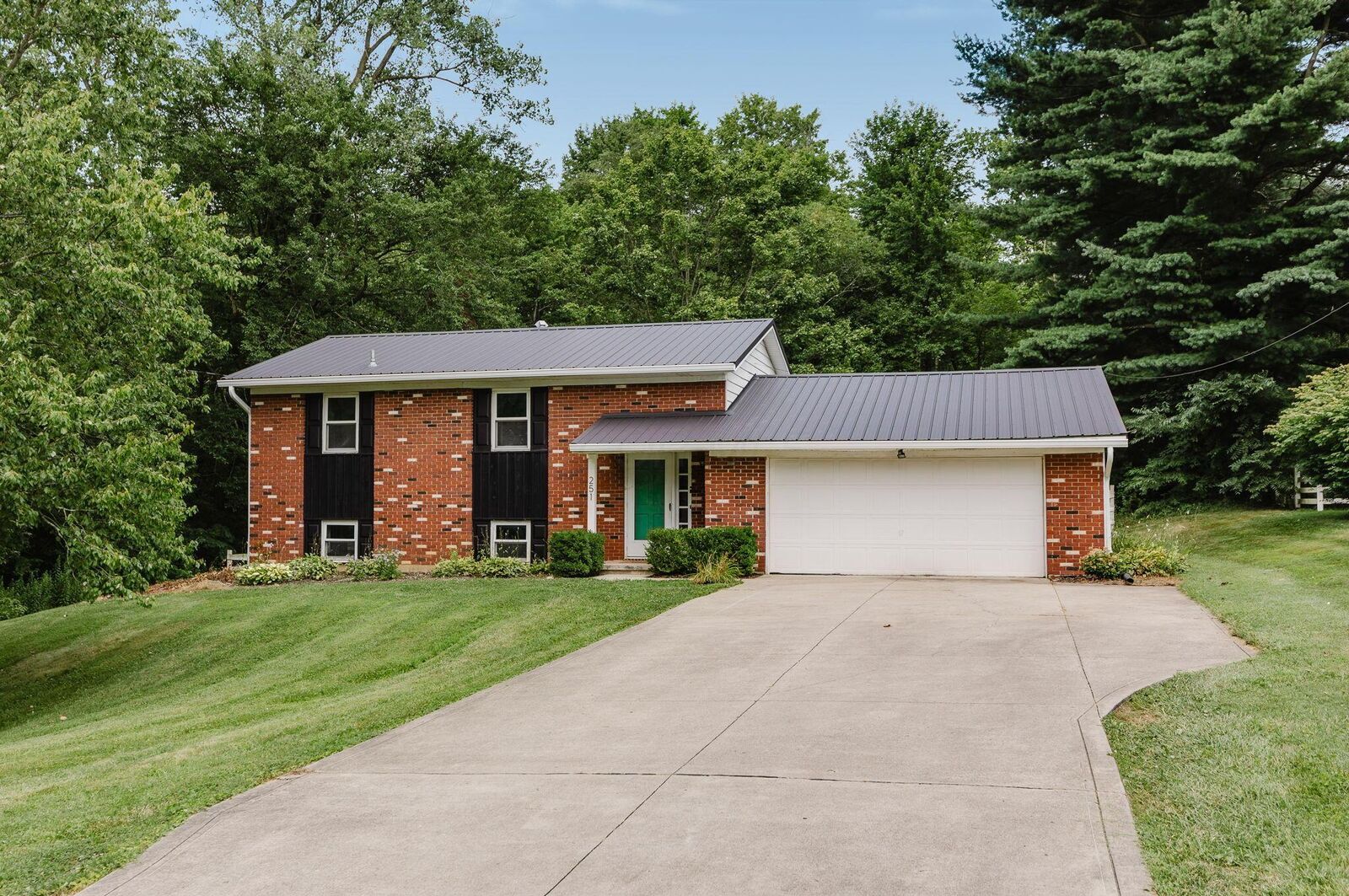 Property Photo:  251 Cherokee Trail  OH 43023 