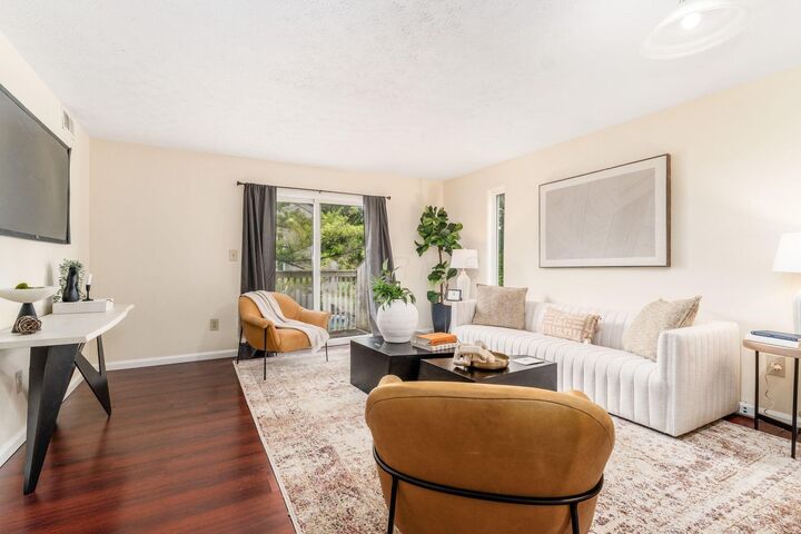 Property Photo:  915 Quay Avenue  OH 43212 