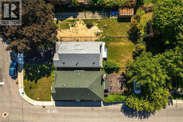 Property Photo:  128 Auburn Avenue  ON L8K 3B2 