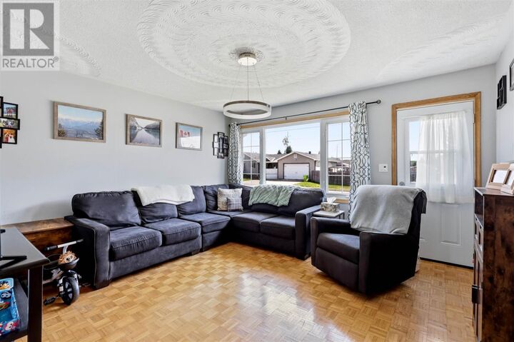 Property Photo: 531 Farwell Ter ON P6C 4C3