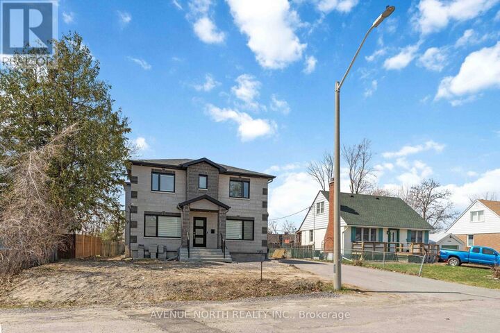 Property Photo:  2676 Ayers Avenue  ON K1V 7W8 