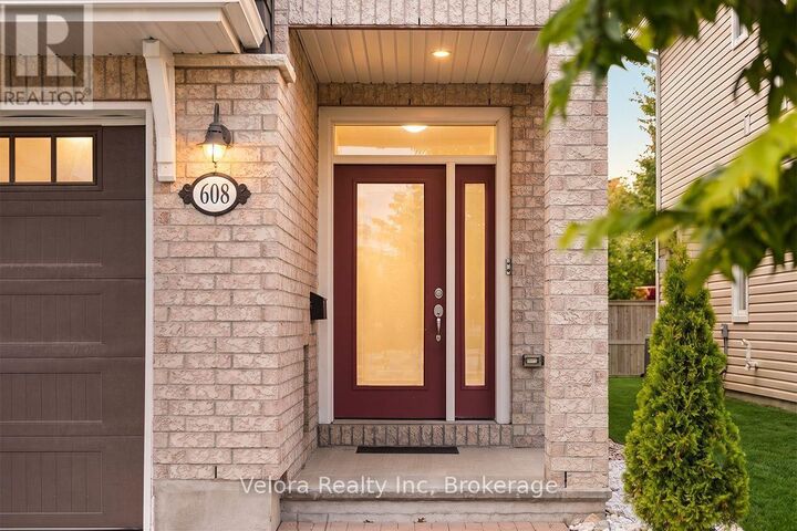 Property Photo: 608 Vivera Place ON K2S 2M9