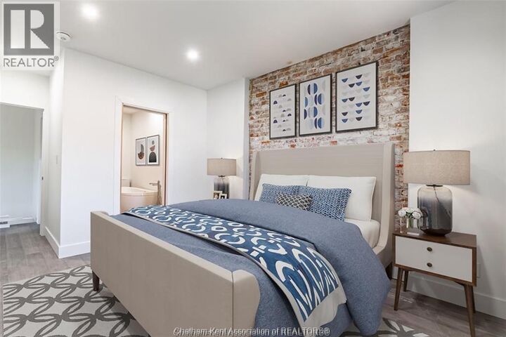 Property Photo:  71 King Street East 203  ON N7M 1C7 
