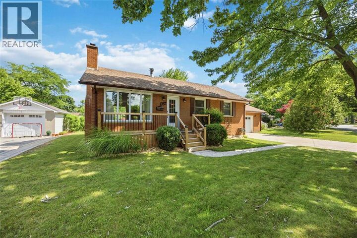 Property Photo: 824 Charlesworth Drive ON N7V 2R9