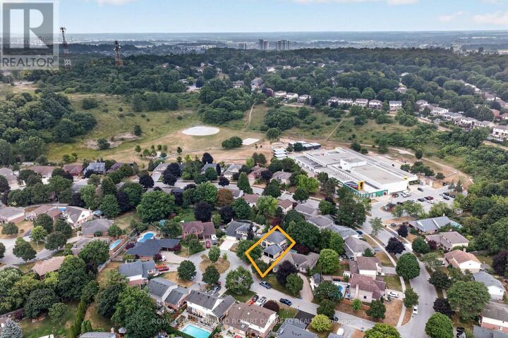 Property Photo: 110 Summerdale Place ON N6K 4C6