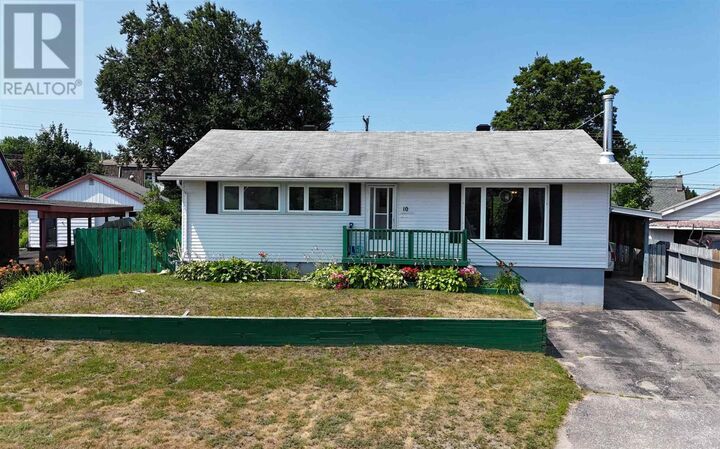 Property Photo: 10 Blackwell Rd ON P5A 1G5