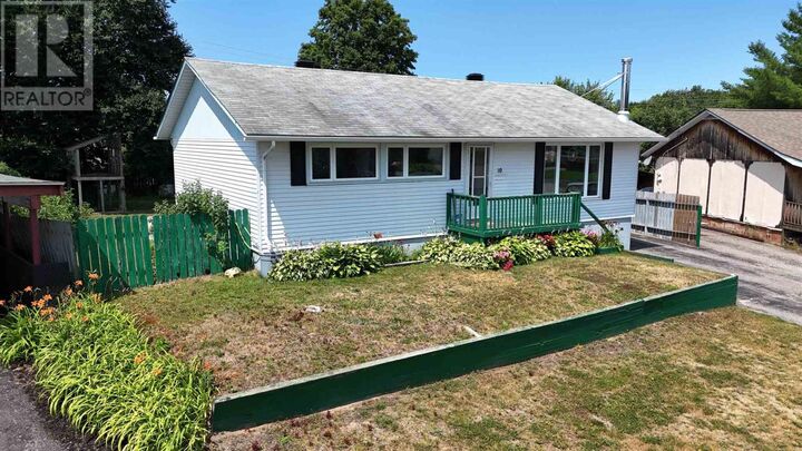 Property Photo: 10 Blackwell Rd ON P5A 1G5