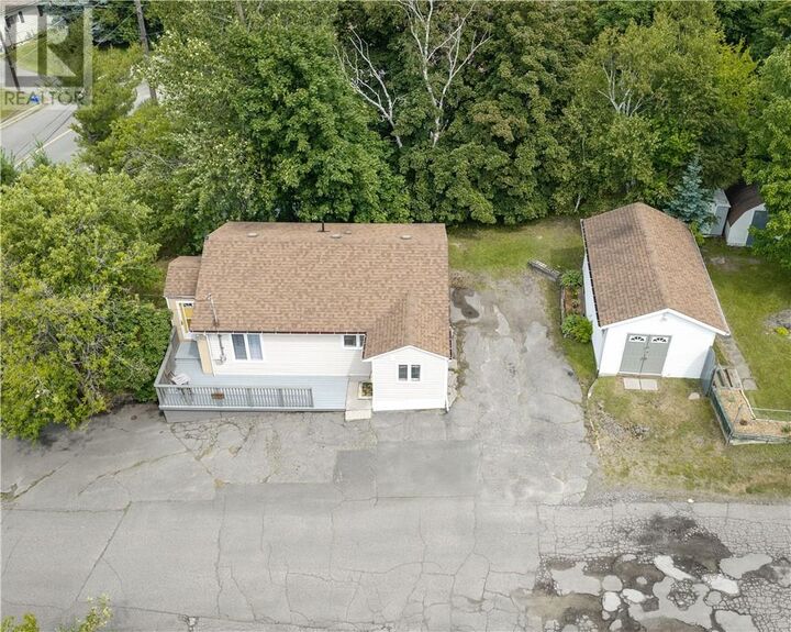 Property Photo:  1561 Weller Street  ON P3B 1K9 