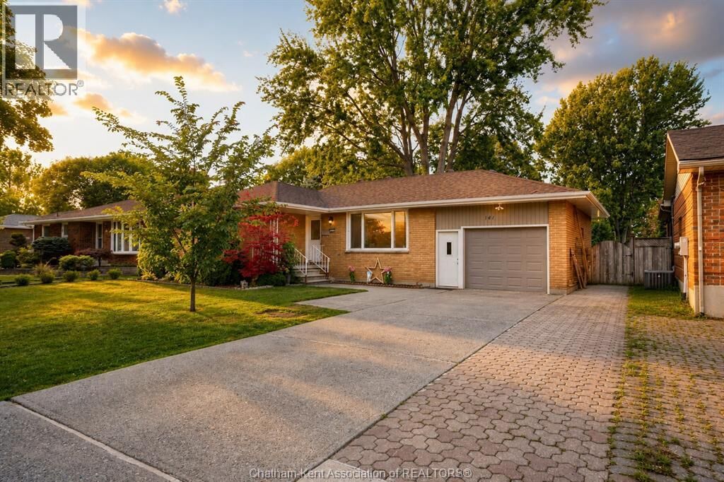 Property Photo:  141 Lancefield Place  ON N7L 2M5 