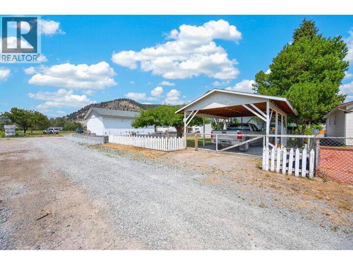 Property Photo: 1540 Canford Avenue BC V1K 1B8