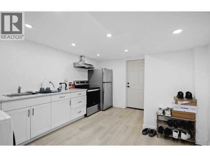 Property Photo: 293 Poplar Street BC V2B 4B9