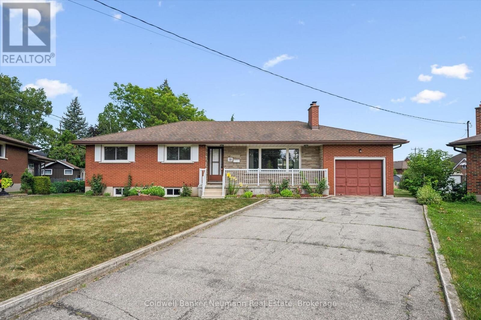 Property Photo: 10 Kara Lee Court ON N1E 4P2