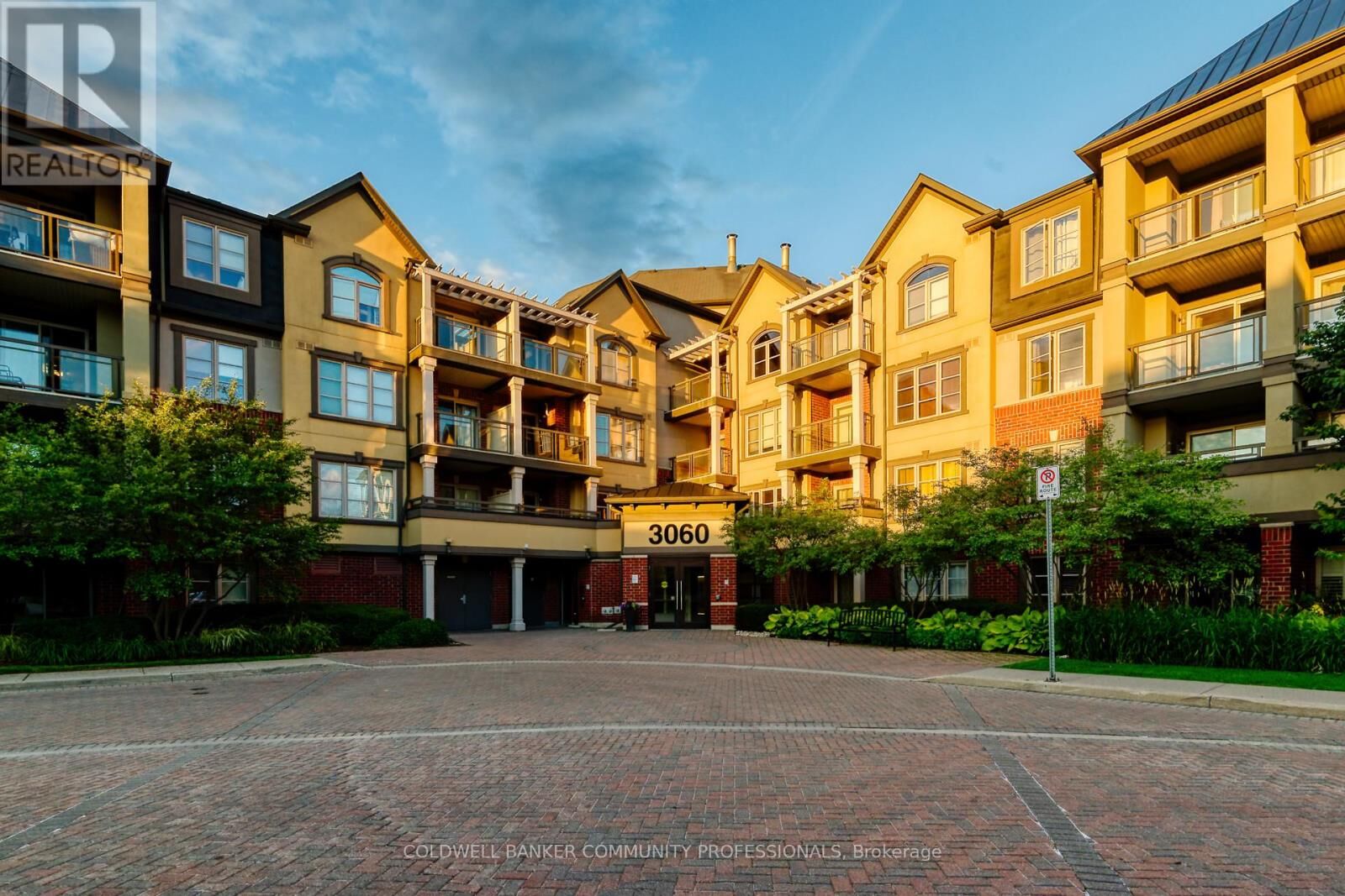 Property Photo:  3060 Rotary Way 404  ON L7M 0G9 