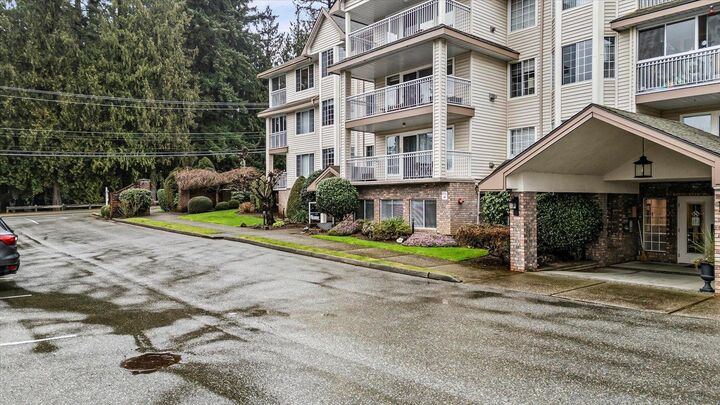 Photo de la propriété: 2491 Gladwin Road 307 BC V2T 3N8
