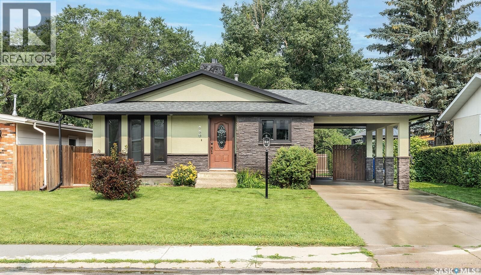 Property Photo: 350 Guelph Crescent SK S7H 4S9
