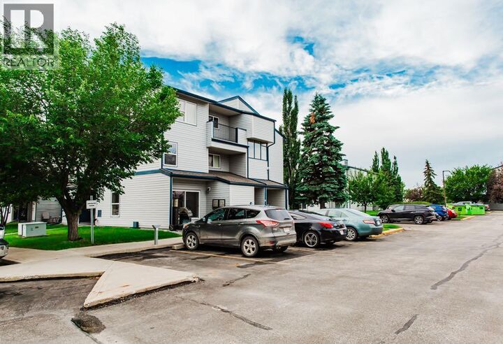 Property Photo: 7201 Poplar Drive AB T8V 6C5