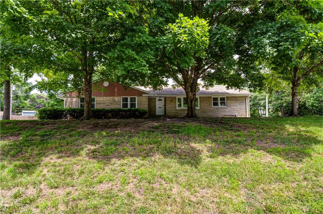 Property Photo:  8 NE Carroll Drive  IL 62526 