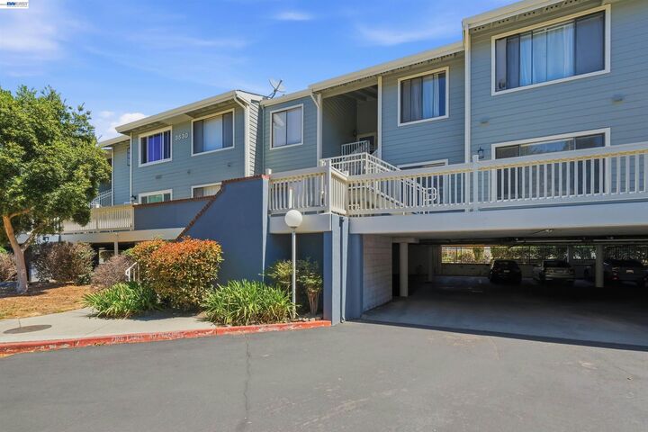 Property Photo: 3530 Oakwood Terrace 104 CA 94536