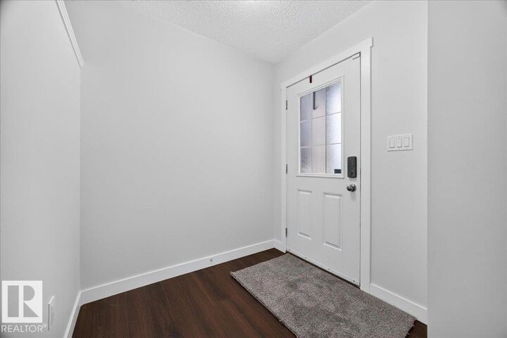 Property Photo:  3017 Harvey Crescent NW  AB T6M 0N2 
