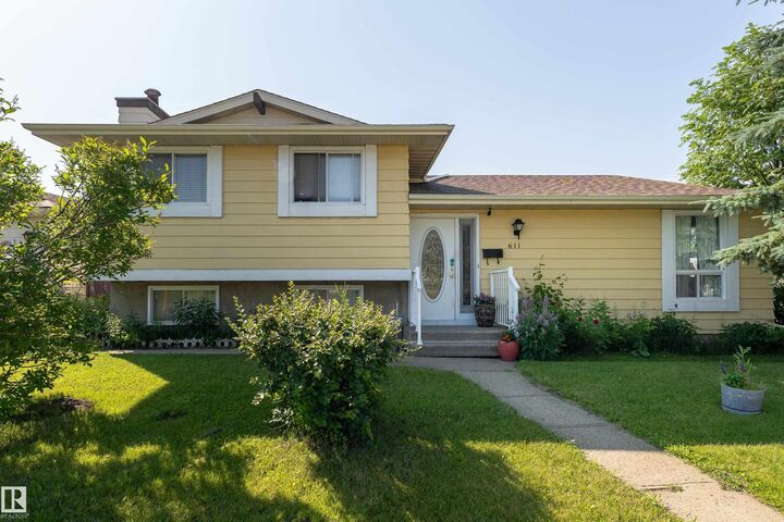 611 Kirkness Road NW — photo 1