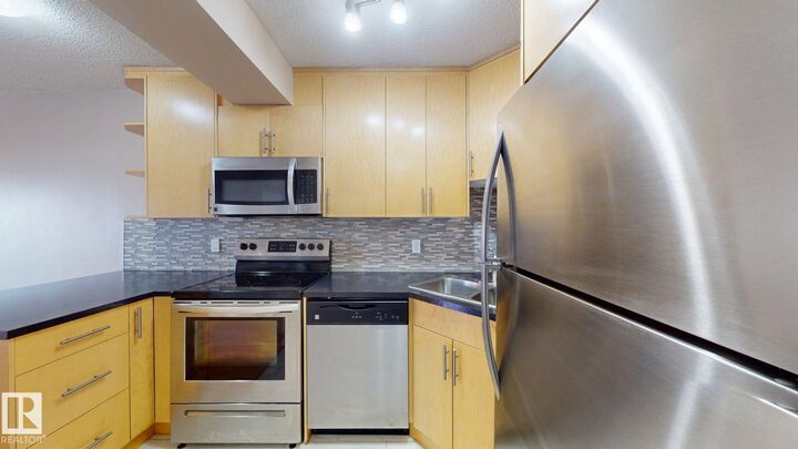 10140 120 Street NW 307 — photo 1