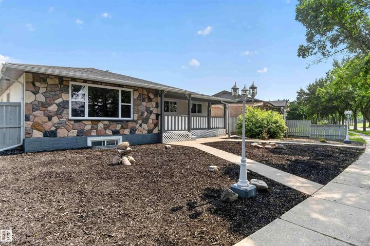 Property Photo:  9611 95 Street  AB T8L 1R9 