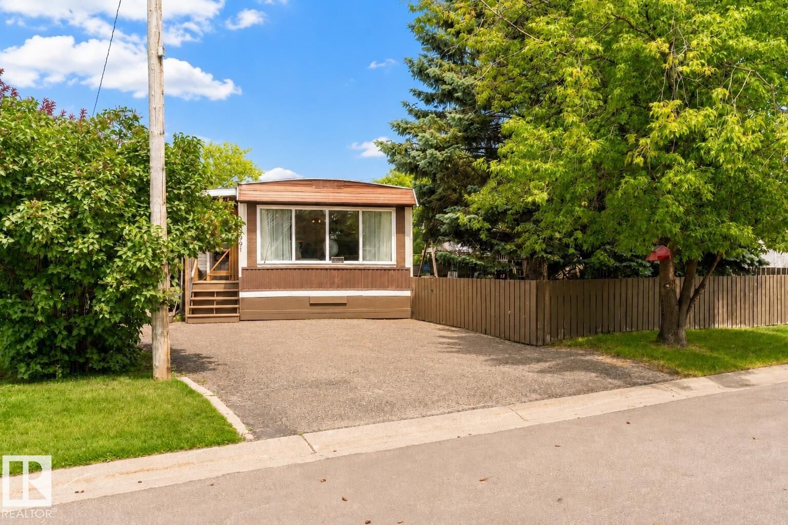 Property Photo: 5301 52 Street AB T9M 1X5