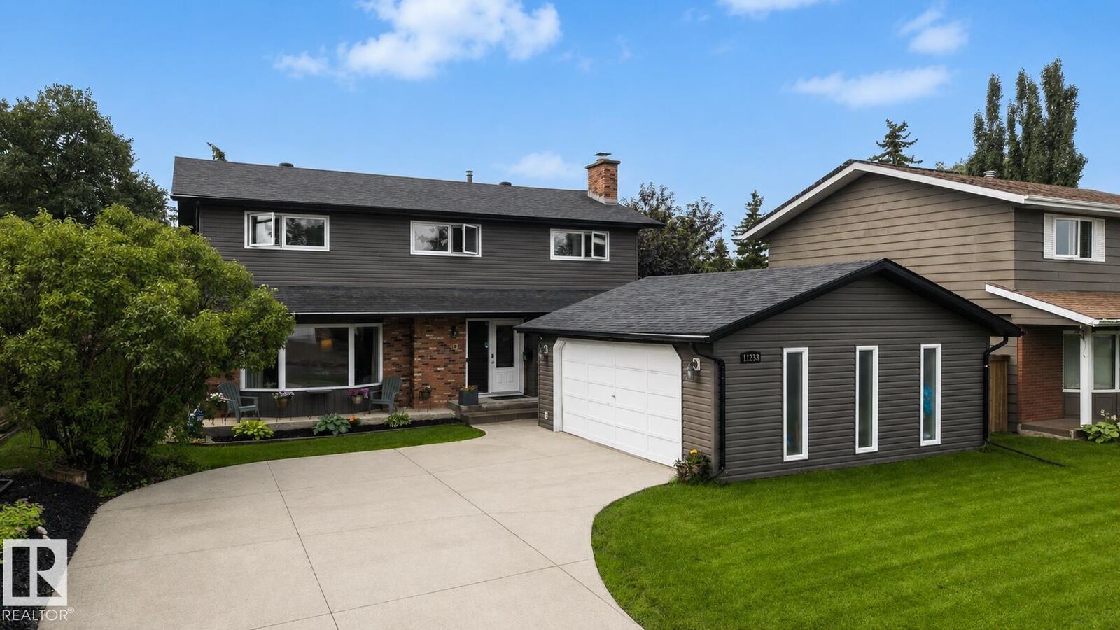 Property Photo:  11233 34A Avenue NW  AB T6J 3M4 
