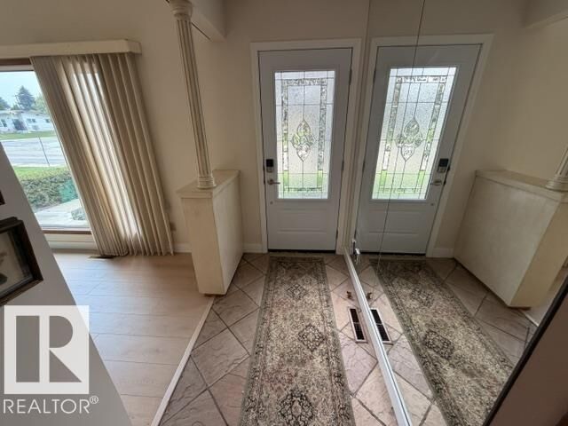 Property Photo:  6824 89 Avenue NW  AB T6B 0N2 