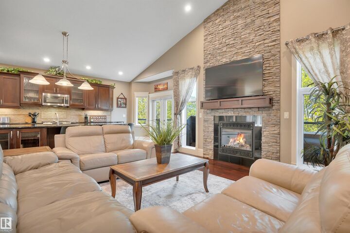 Property Photo: 6504 37 Avenue AB T4X 0G6