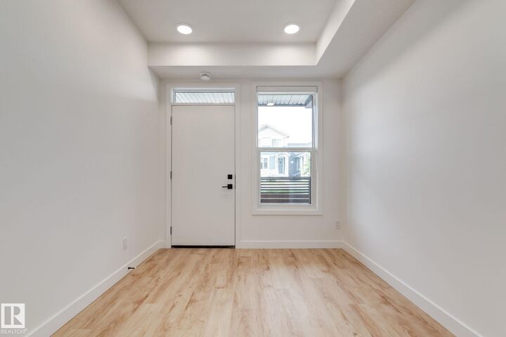 16231 19 Avenue SW 1 — photo 1