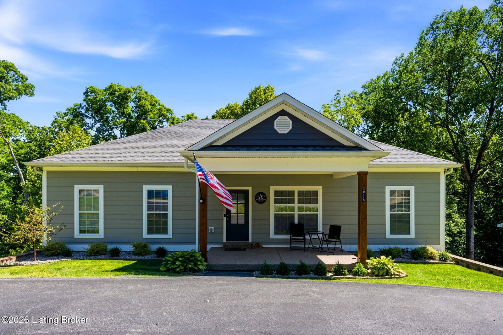 Property Photo:  2718 Windsor Forest Dr  KY 40272 