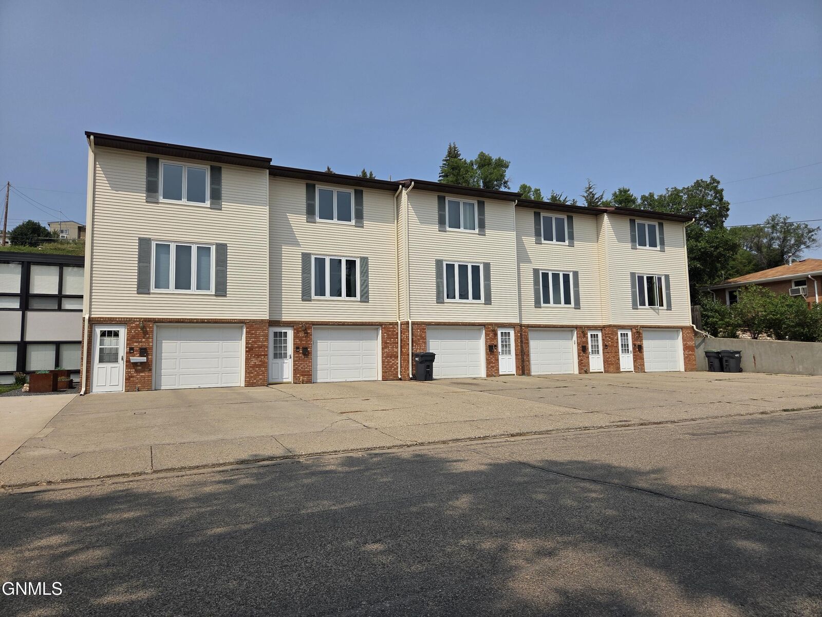 Property Photo: 904 2nd Street NW 4 ND 58554