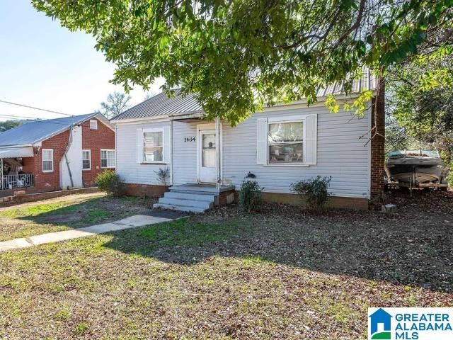 Property Photo: 1404 E 10th Street AL 36207